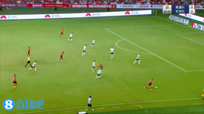 超级巨大的失误！苏州队门将救球失误变乌龙助攻，送南通1-0领先